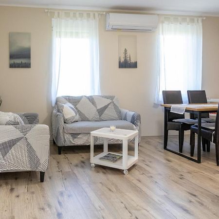 Sueni Apartman Ordacsehi ภายนอก รูปภาพ