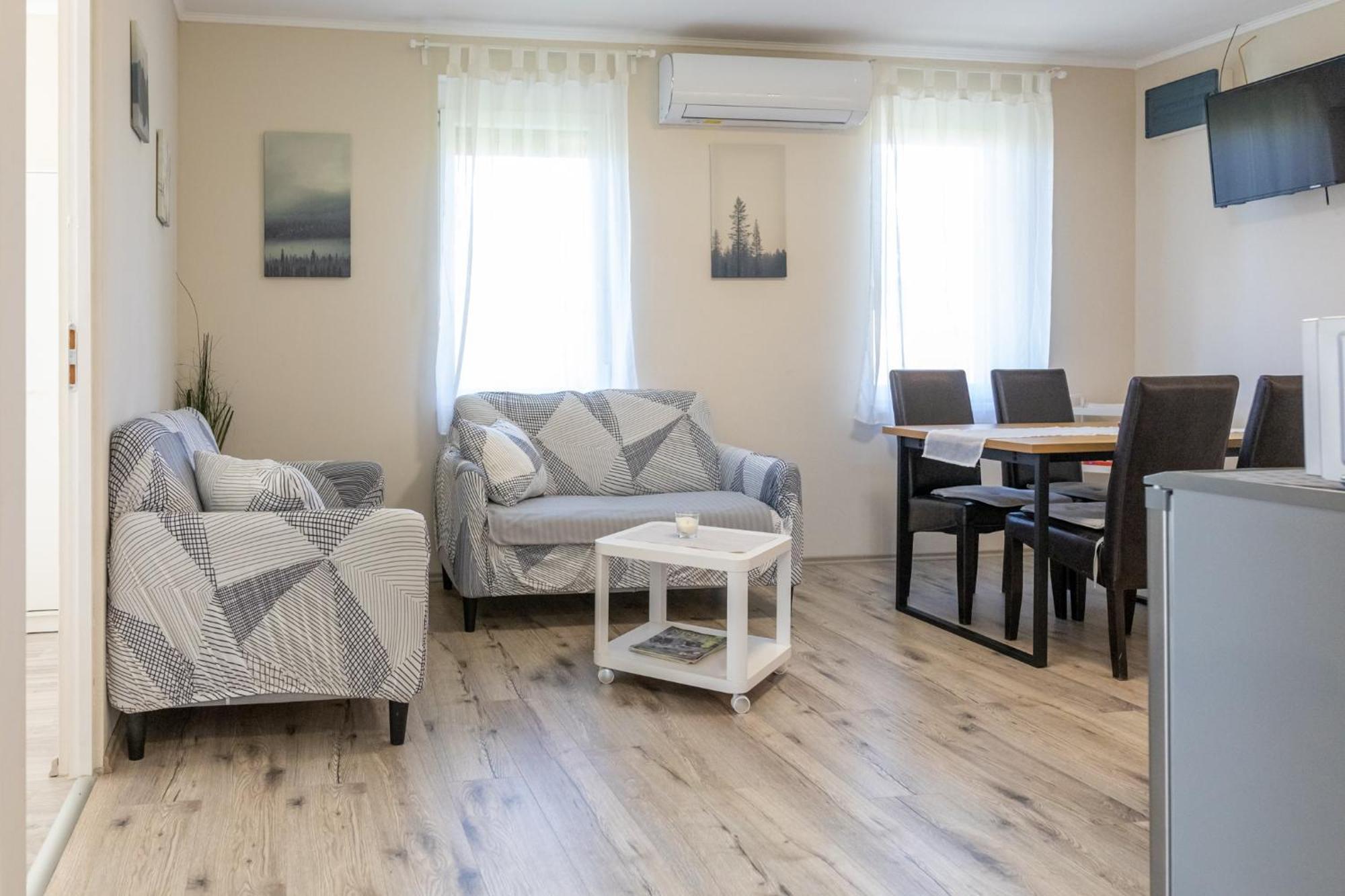 Sueni Apartman Ordacsehi ภายนอก รูปภาพ
